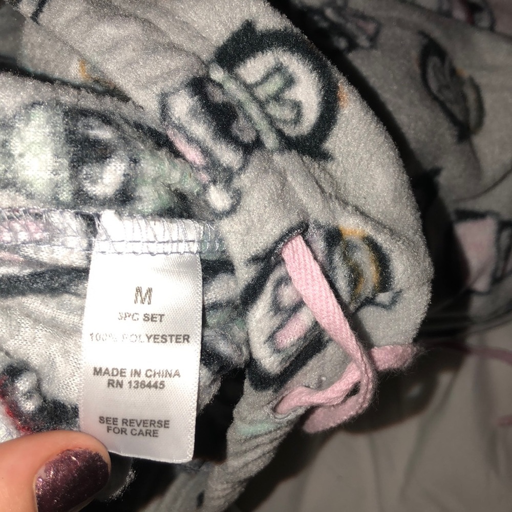 Pajama set , Size medium - Picture 4 of 4